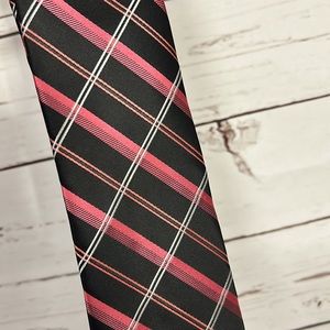 Arrow Men’s Polyester tie, 3.25” wide
